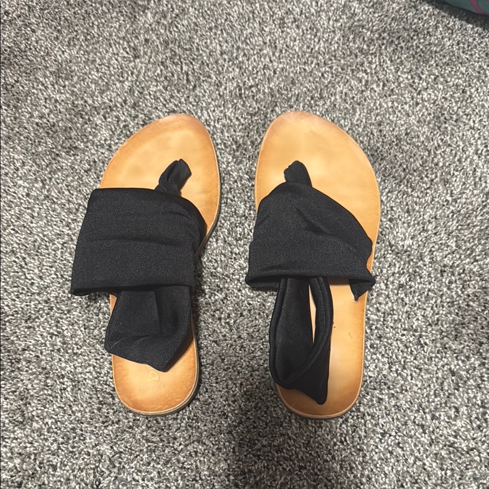Dirty Laundry Black and Tan Sandals with Adjustable Straps